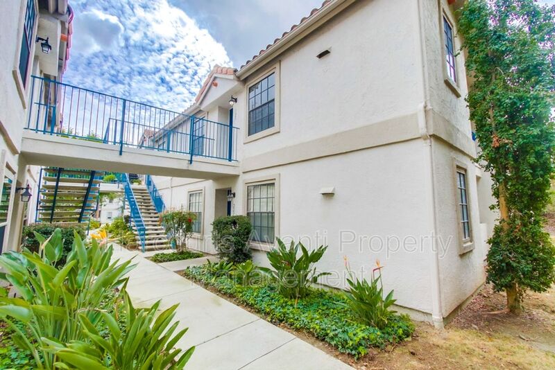 San Diego Condo: 10331 Azuaga St