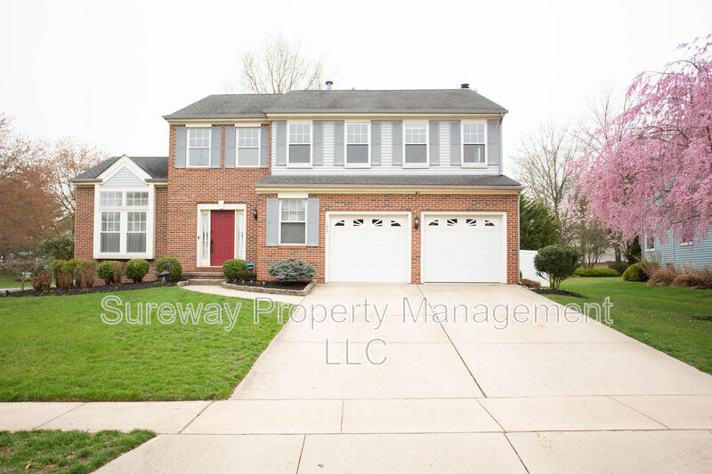 Marlton House: 133 W Dominion Dr