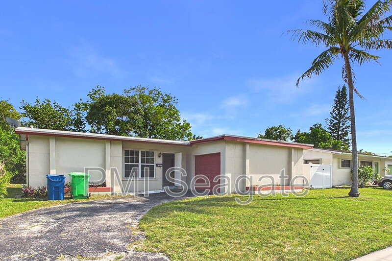Sunrise House: 7620 NW 21st St