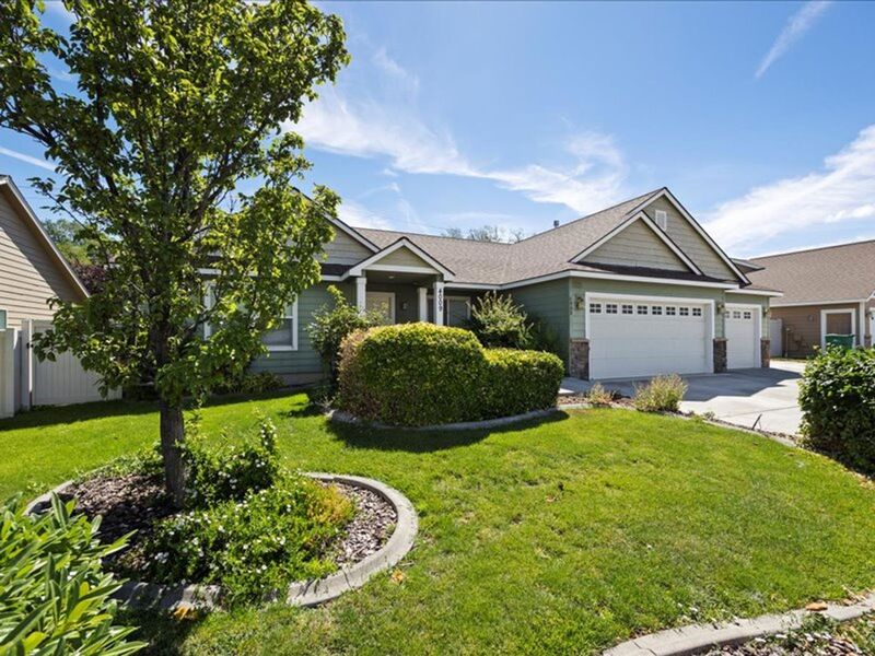 Kennewick House: 4009 S Palouse St