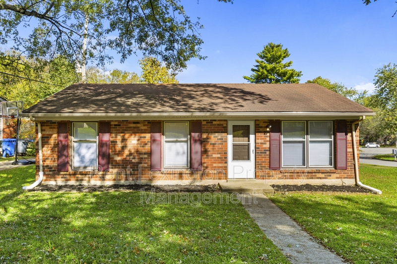 Lexington House: 3352 Hartston Drive
