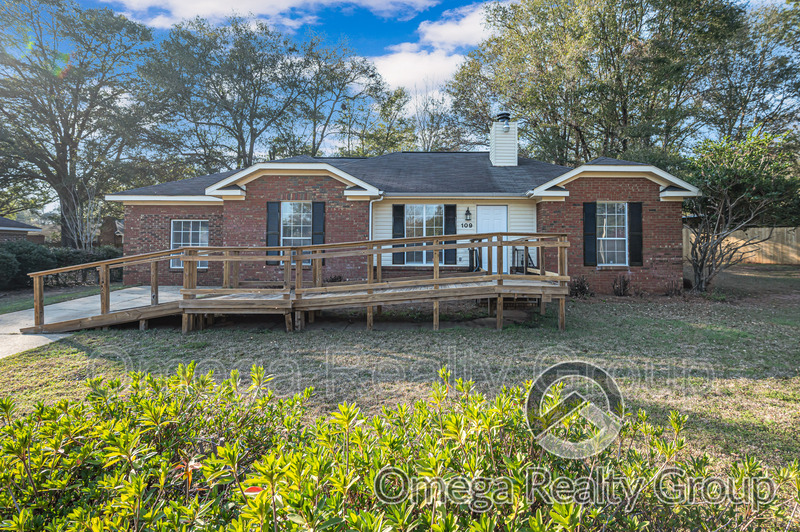 Dothan House: 109 Rambling Way