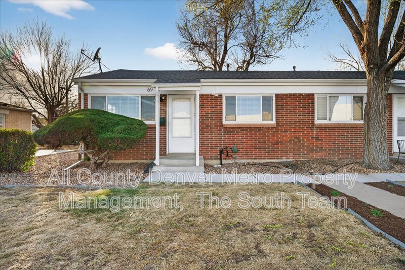 Aurora Condo: 69 Del Mar Circle