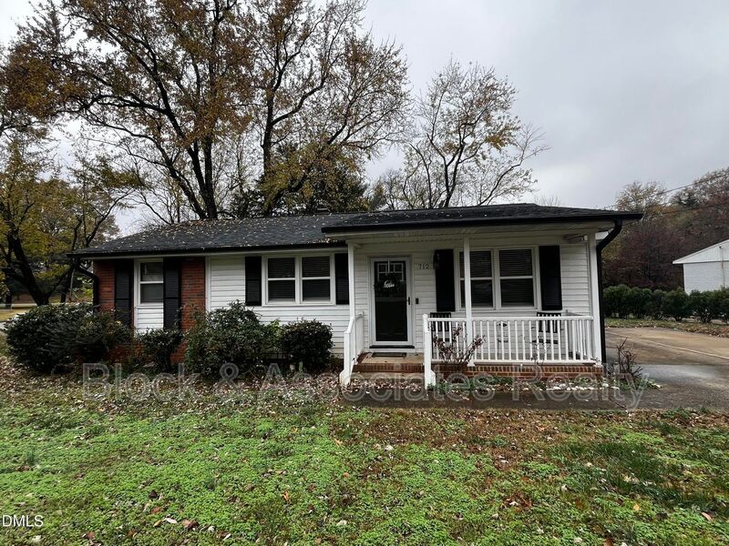 Raleigh House: 712 Hadley Rd