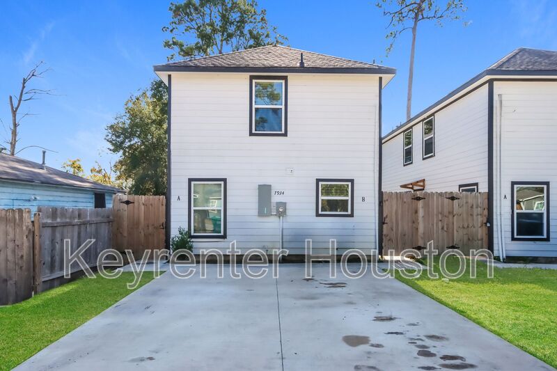 Houston House: 7934 Way Street