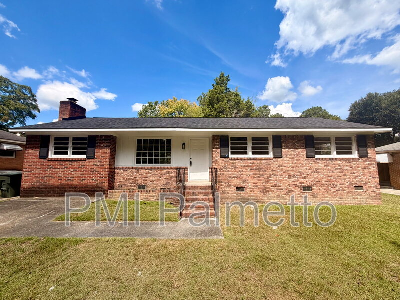 Columbia House: 1805 Carousel Cir