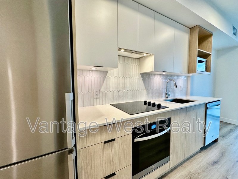 Kelowna Condo: 2206-1488 Bertram St
