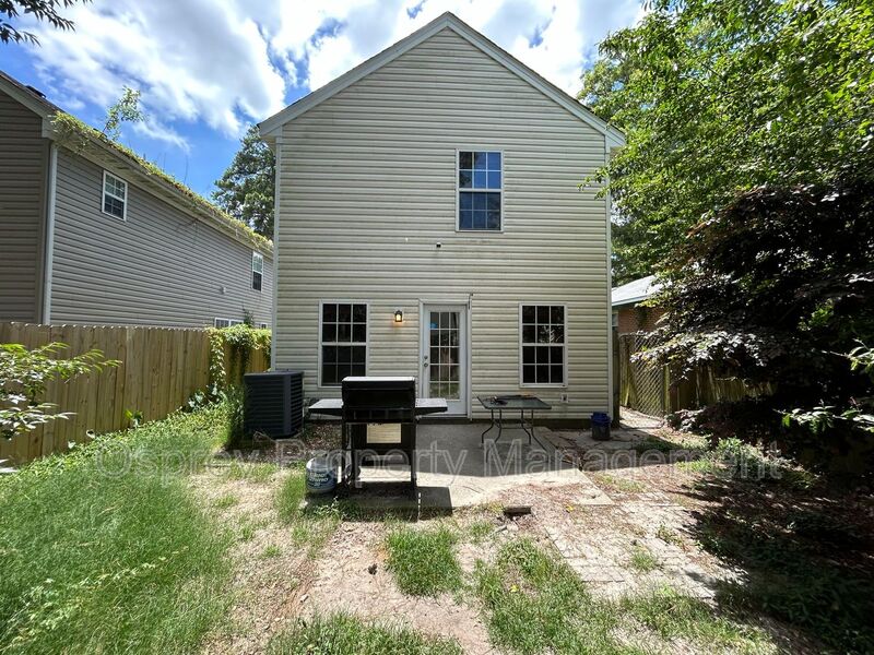 Welcome to this charming home in the heart of Chesapeake 