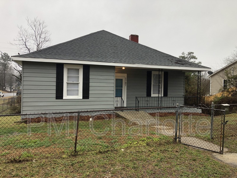 Gastonia House: 1707 Parkdale Ave