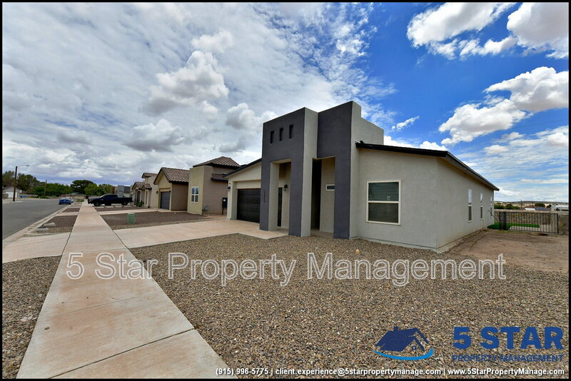 Socorro House: 12049 Hidden Gardens !!