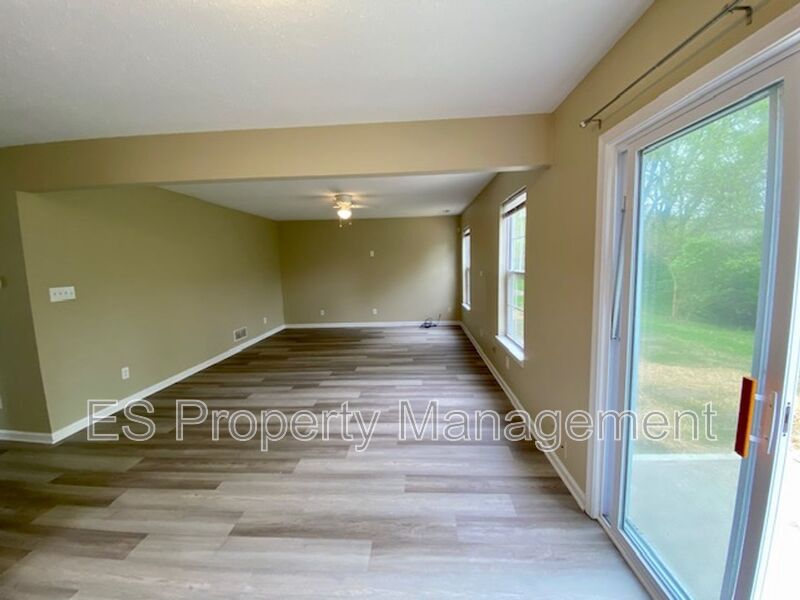 Wonderful 4 Bedroom 2.5 Bathroom Two Story Home in Lawrence! - Photo 15