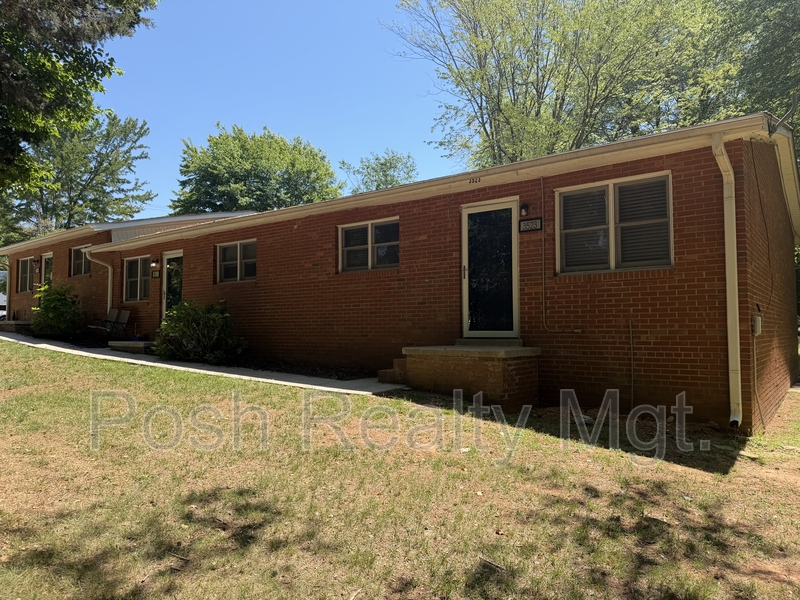 Greensboro Condo: 3523 Old Battleground Road
