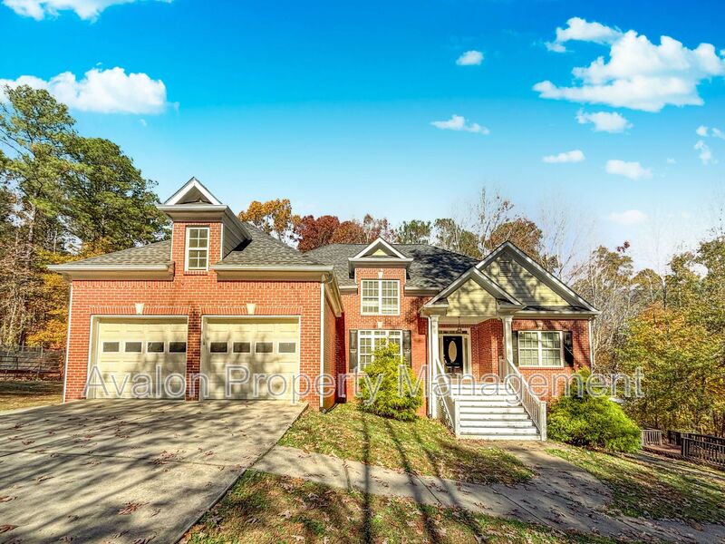 Acworth House: 239 Gallery Ct