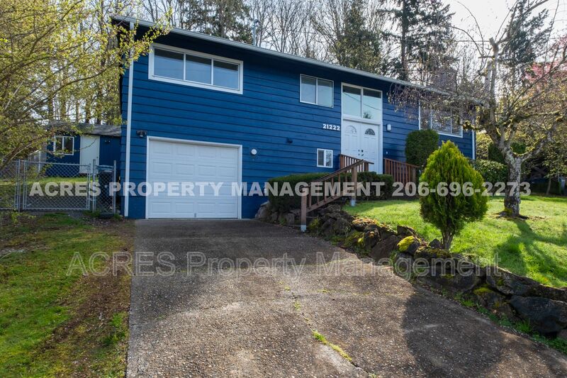 Des Moines House: 21222 15th Ave S