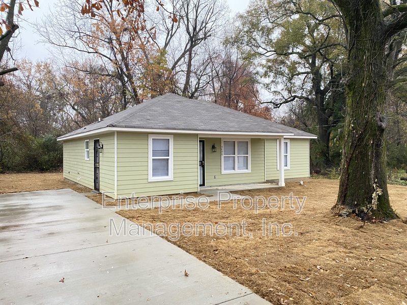 Memphis House: 3490 Ardmore St