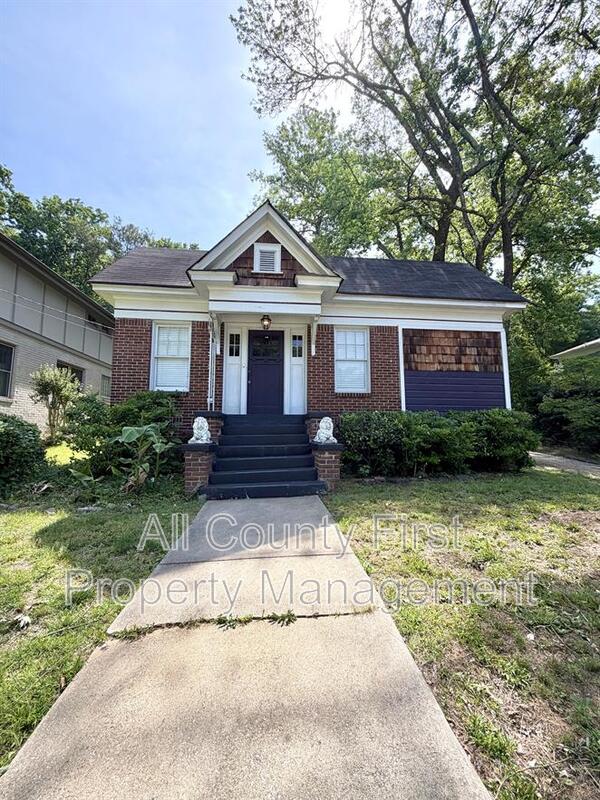 Atlanta House: 980 Woodland Ave SE