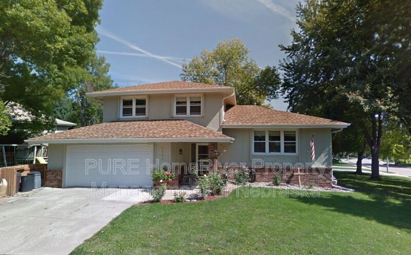 Omaha House: 2121 S 163rd Circle