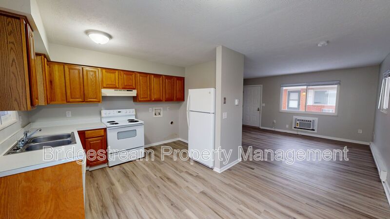 Huber Heights House: 4644 Waynedale Circle