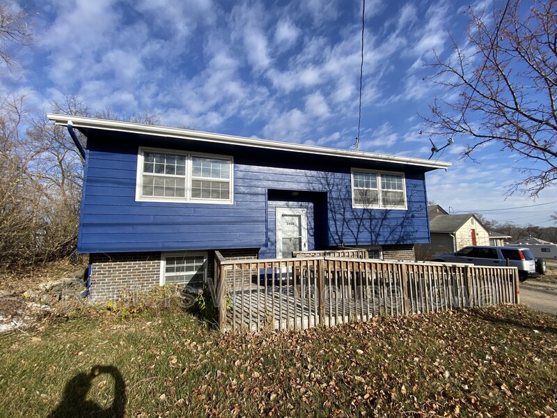 Des Moines House: 3408 Easton Blvd