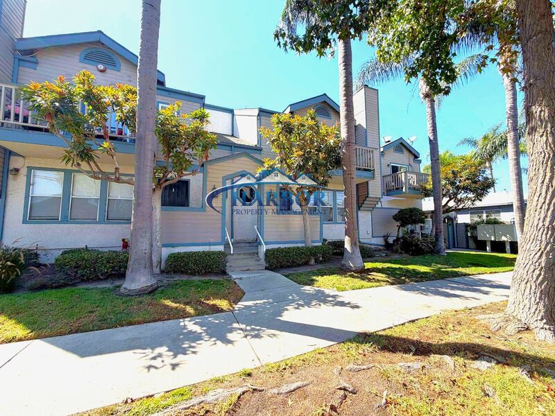 Long Beach House: 533 Walnut Avenue
