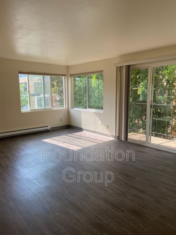 Seattle House: 210 10th Ave E