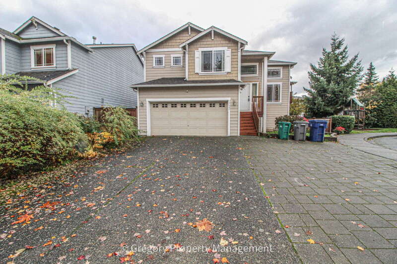 Lynnwood House: 14622 4th Ave W
