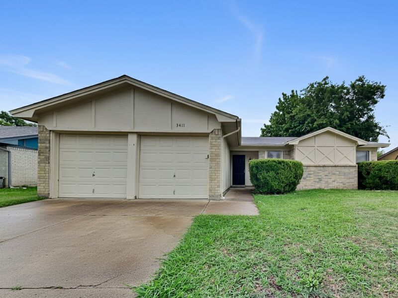 Arlington House: 3411 Largo Ln