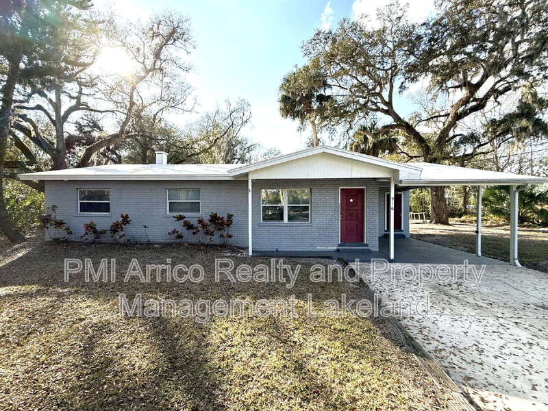 Lakeland House: 916 Palmer Rd