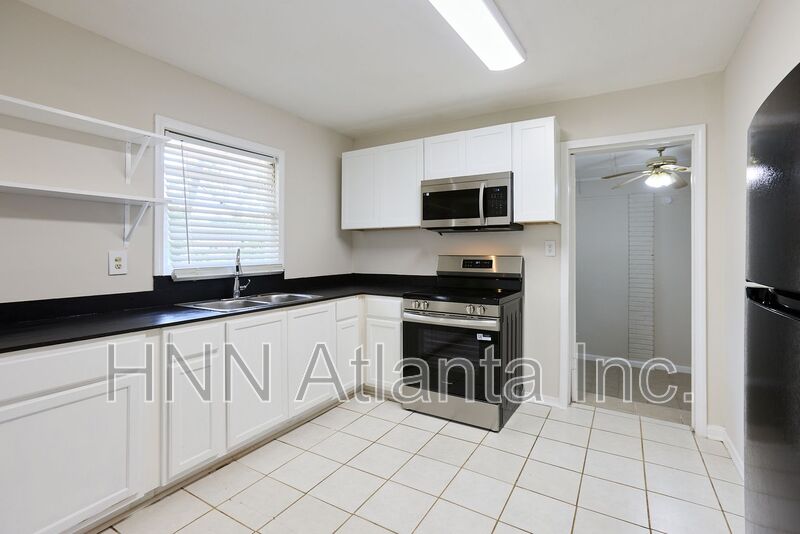 Ellenwood House: 2058 River Rd