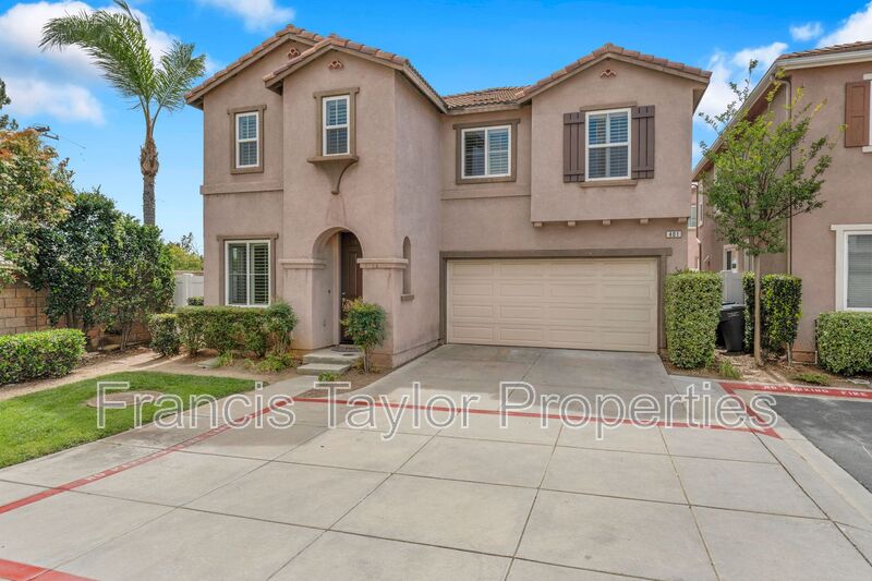 Escondido House: 401 Whitby Glen