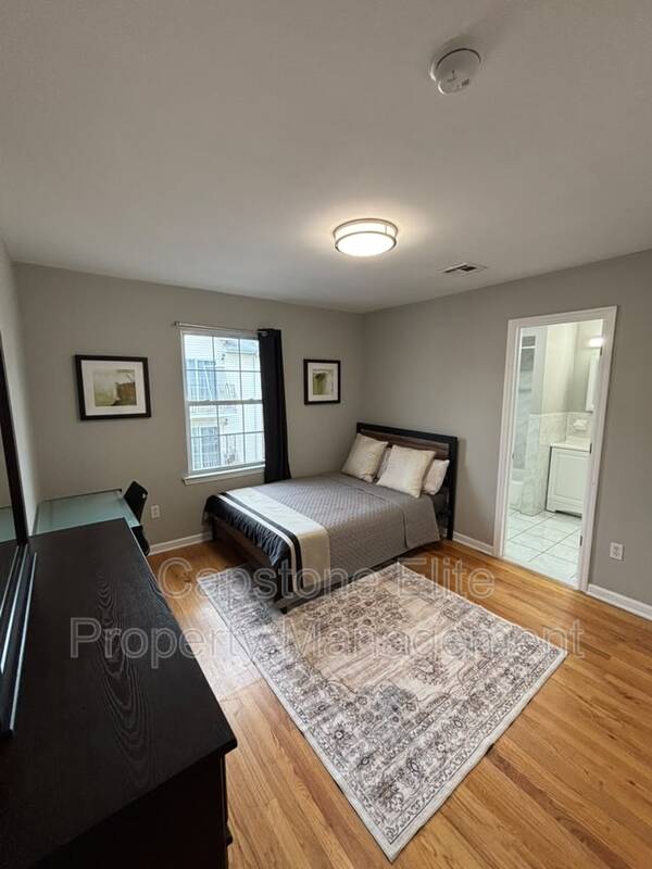Newark Condo: 161-163 Sussex Ave #3