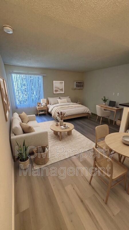 Hollywood House: 11450 Calvert St