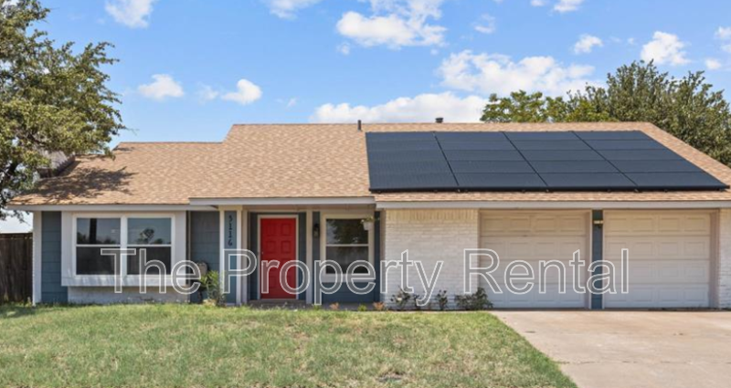 Midland House: 5116 Canadian Avenue