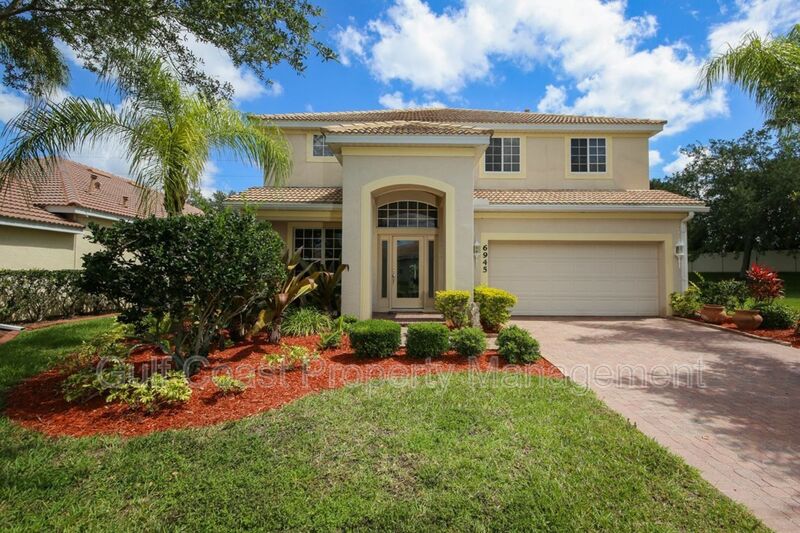 Bradenton House: 6945 74th Street Circle East