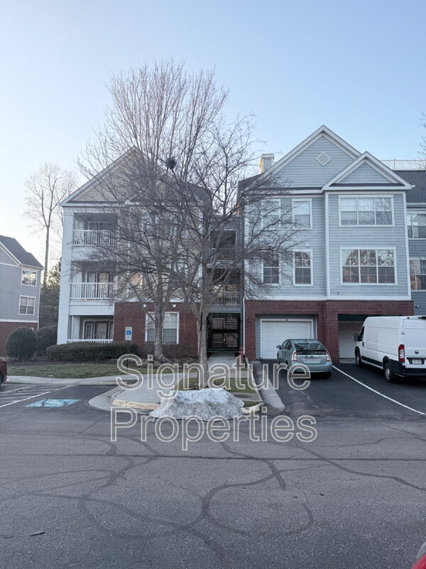 Midlothian Condo: 724 Bristol Village Drive