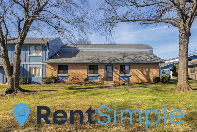 Manassas Condo: 8665 Madera Court