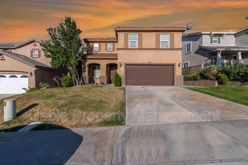 Palmdale House: 37400 Queen Anne Pl.