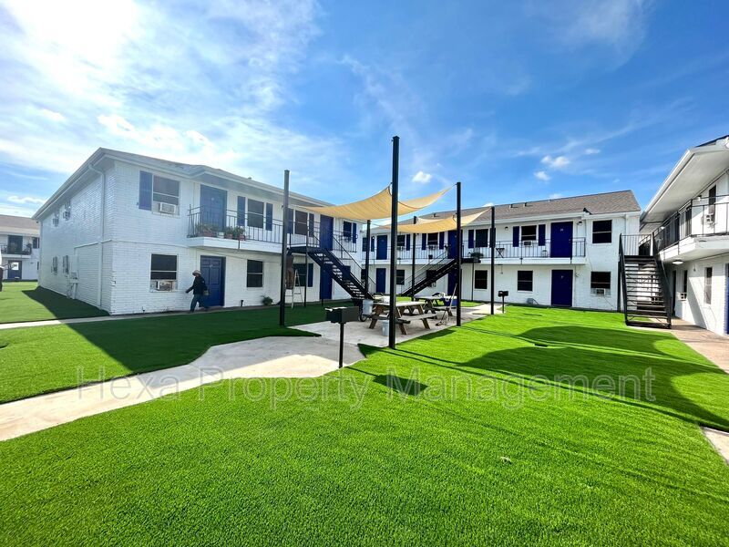 Request a Viewing for 11211 S Post Oak Rd., 1 bedroom Unit 66 Tenant Turner