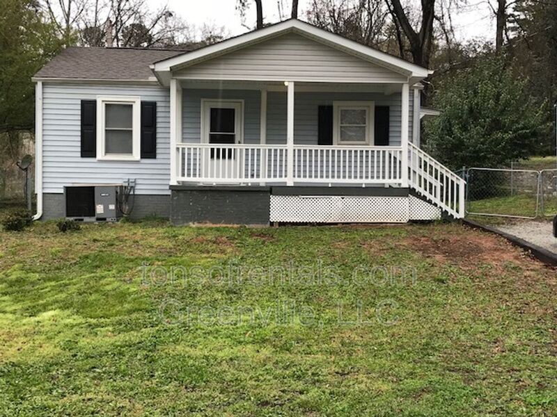 Greenville House: 8 Pacific Ave