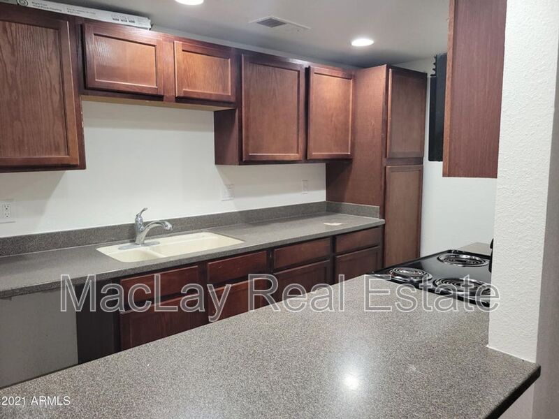 Mesa House: 424 W. Brown Road