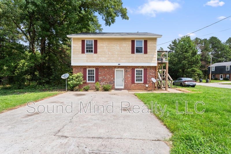 Rocky Mount House: 2600 Mallard Court