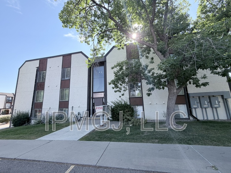 Grand Junction House: 3150 Lakeside Drive