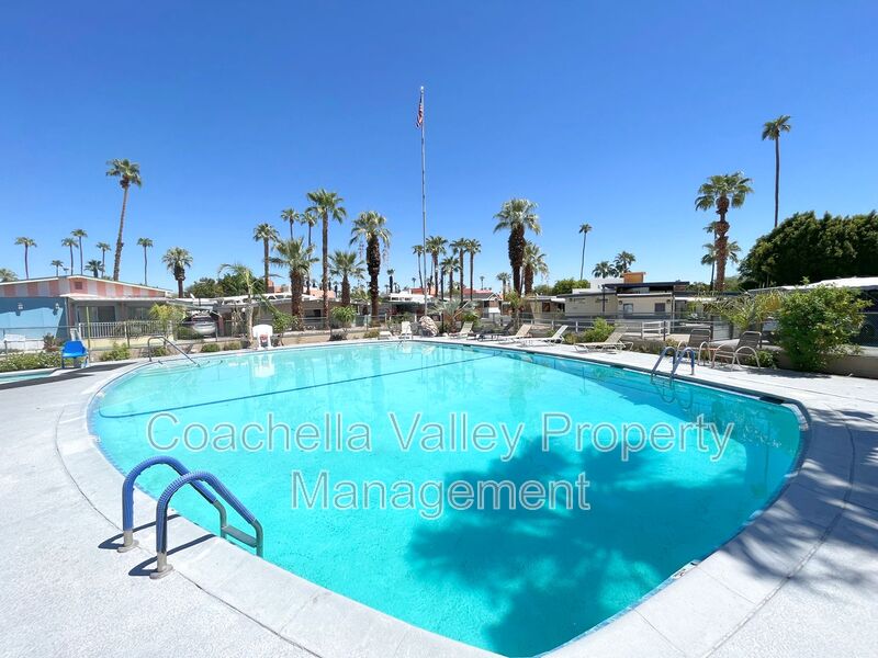 Palm Springs House: 134 Fondulac St