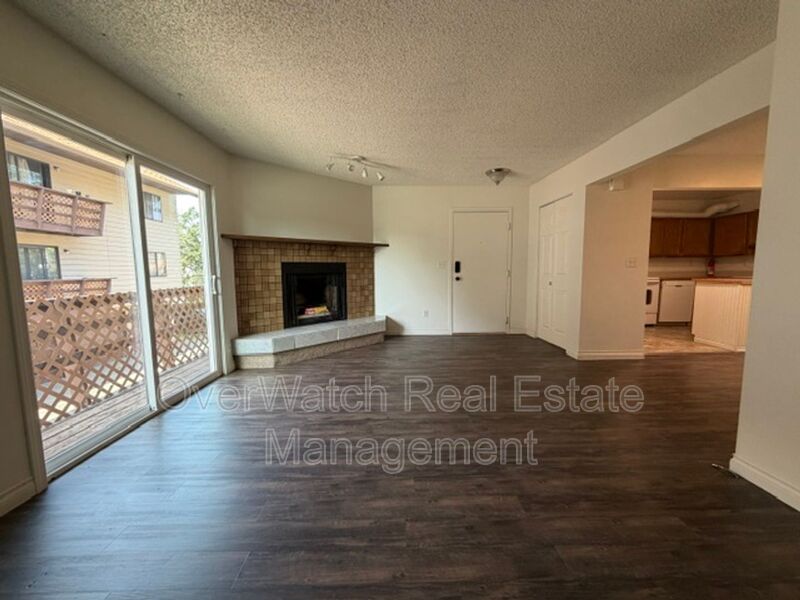 Eagle River Condo: 16929 Coronado Rd.