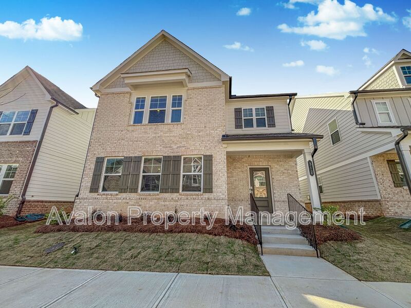 Woodstock House: 312 Fraley Dr