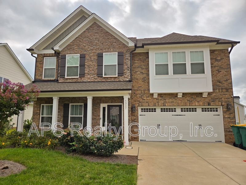 Clemmons House: 5927 Clouds Harbor Trail