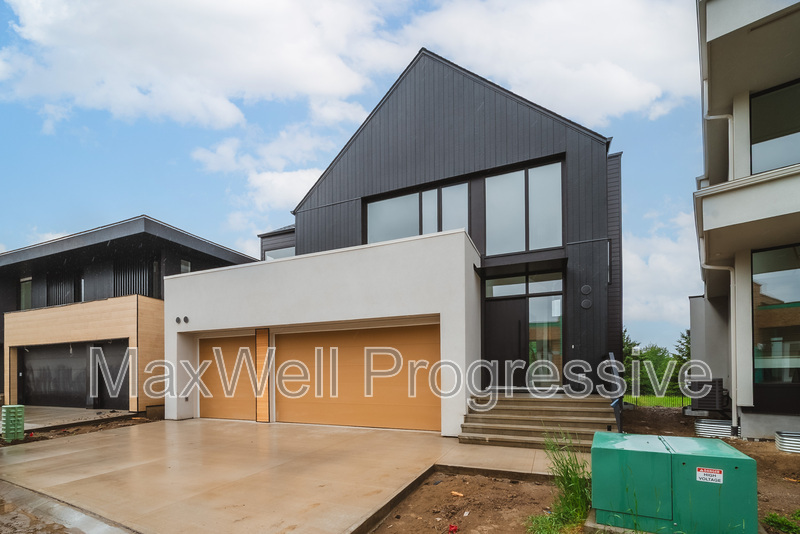 Edmonton House: #6 6090 Crawford DR