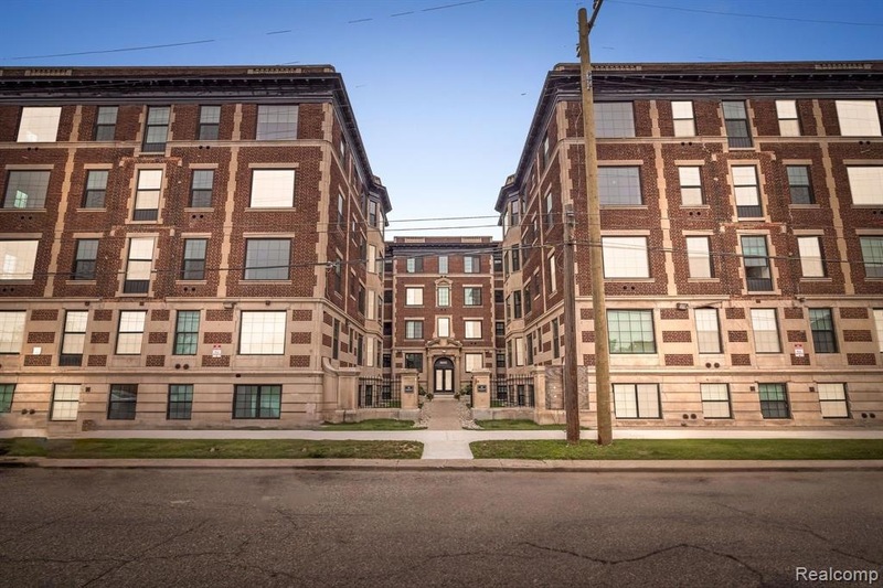 Detroit Condo: 1800 West Bethune Street