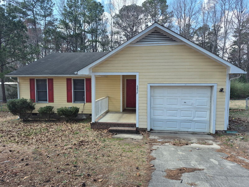 Fayetteville House: 6439 Green Meadow Road