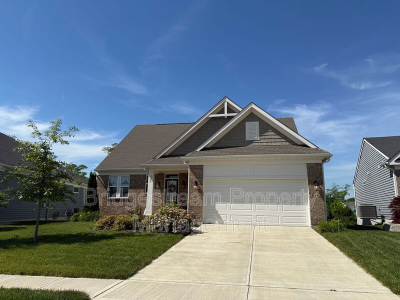 Tipp City House: 4144 Forestedge St